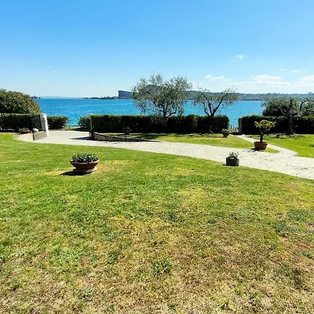 Cecilia Fronte Con Aria Condizionata E Ampio Giardino San Felice del Benaco