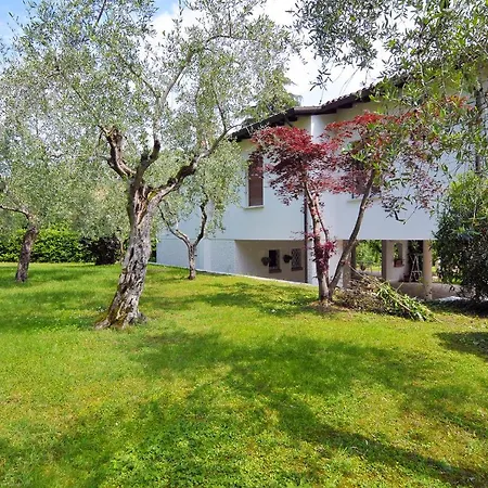 Cecilia Villa San Felice del Benaco
