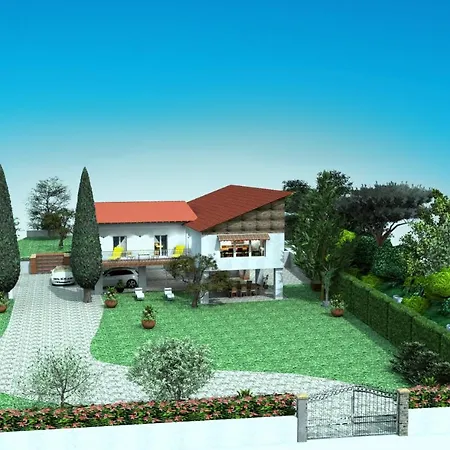 Cecilia Fronte Con Aria Condizionata E Ampio Giardino *
