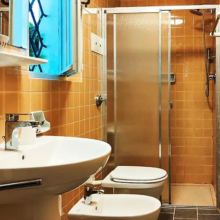 Villa Cecilia Fronte Con Aria Condizionata E Ampio Giardino