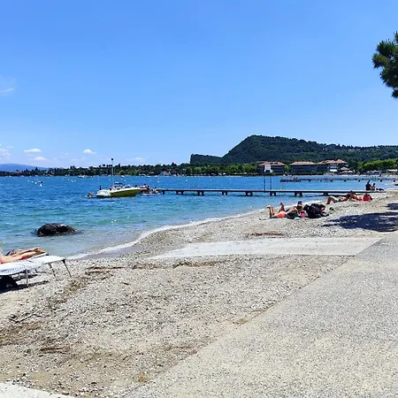 Cecilia Fronte Con Aria Condizionata E Ampio Giardino * San Felice del Benaco